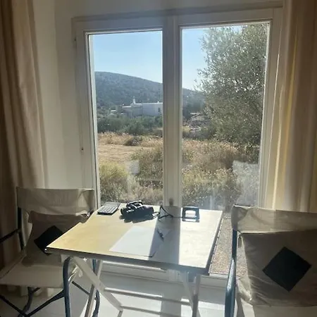 Serene Close To Aliki & Paros Airport *